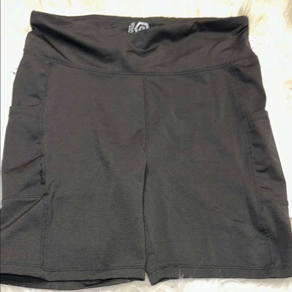 Series 8 Black Women's athletic Shorts size large - Picture 1 of 4